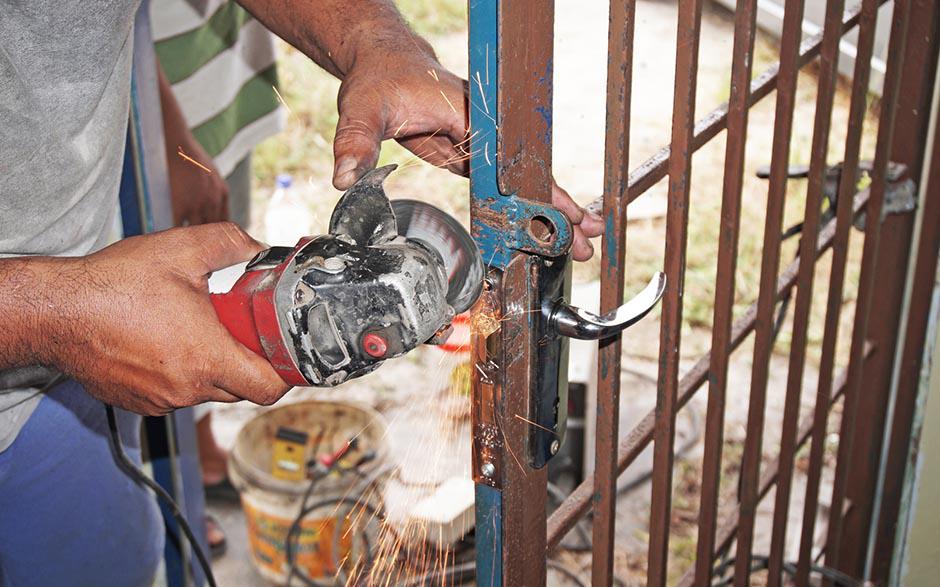 changer un barillet de porte fermée Magny-les-Hameaux